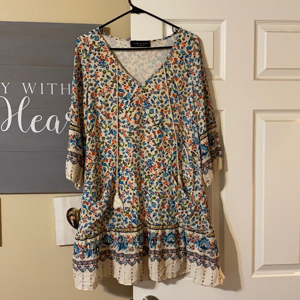 Women’s size small dress.  Like new.